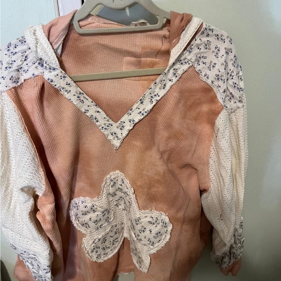 POL Tops - POL Peach and White Floral Hoodie